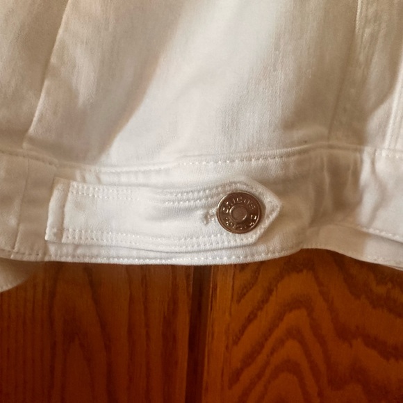 Chico’s Sz 3 White Denim Jacket - Picture 2 of 6